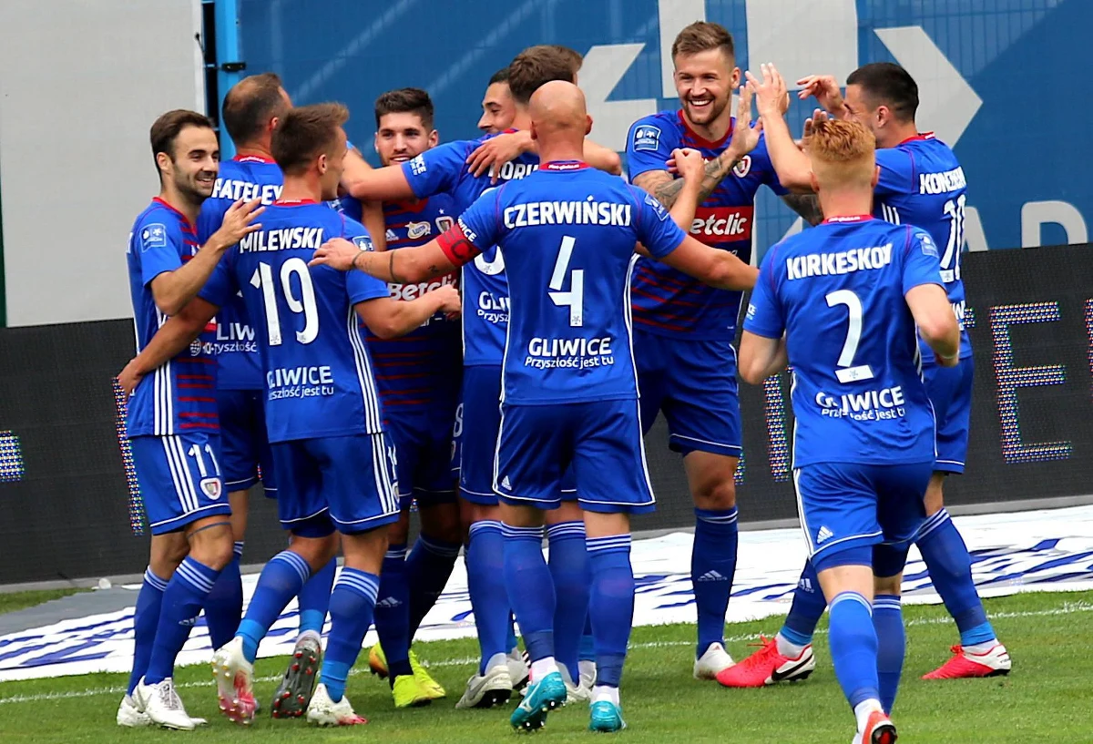 Musimy być przygotowani na najcięższy mecz w sezonie – mówi przed wieczornym spotkaniem w eliminacjach Ligi Europy obrońca Piasta Gliwice Jakub Czerwiński. Zespół Waldemara Fornalika zagra dziś o III rundę eliminacji Ligi Europy. Na przeszkodzie stanie austriacki TSV Hartberg. Mecz o 20:00 w Gliwicach. O awansie decyduje tylko jedno spotkanie!