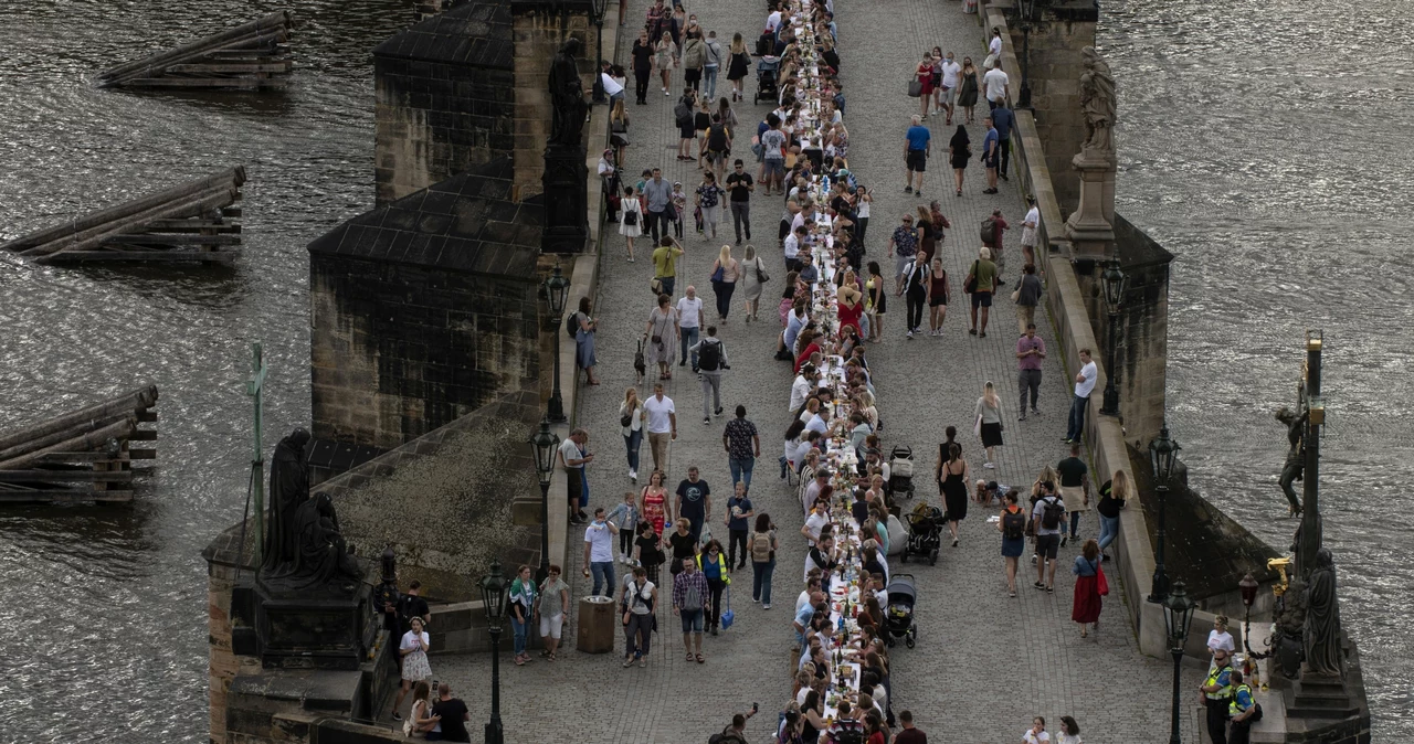 Zakażenia najbardziej rozprzestrzeniają się w Pradze