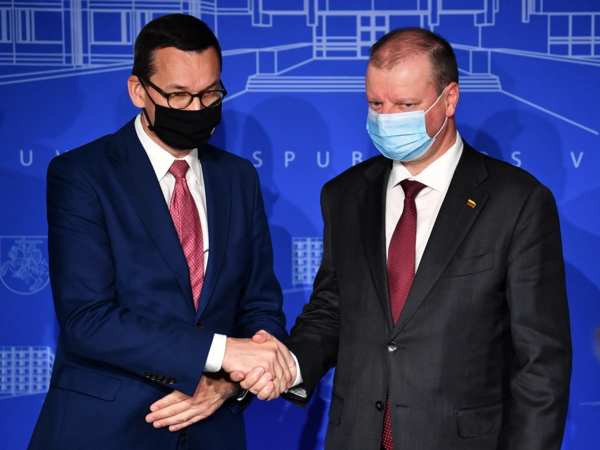 Plan pomocy gospodarczej dla Białorusi chcemy pokazać na Radzie Europejskiej za tydzień - zapowiedział w czwartek premier Mateusz Morawiecki na konferencji w Wilnie po polsko-litewskich konsultacjach międzyrządowych. W planie gospodarczym dla Białorusi znajdzie się m.in. otwarcie UE na białoruskich przedsiębiorców i powołanie funduszu stabilizacyjnego być może z udziałem Międzynarodowego Funduszu Walutowego.