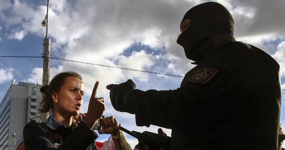 Od dzisiaj Białorusini mogą wjeżdżać do Polski na podstawie wiz wydanych zarówno w celach turystycznych, jak i w celu udziału w programie przeznaczonym dla przedsiębiorców Poland.Business Harbour - wynika z rozporządzenia MSWiA dot. ograniczeń na granicy zewnętrznej Unii Europejskiej.