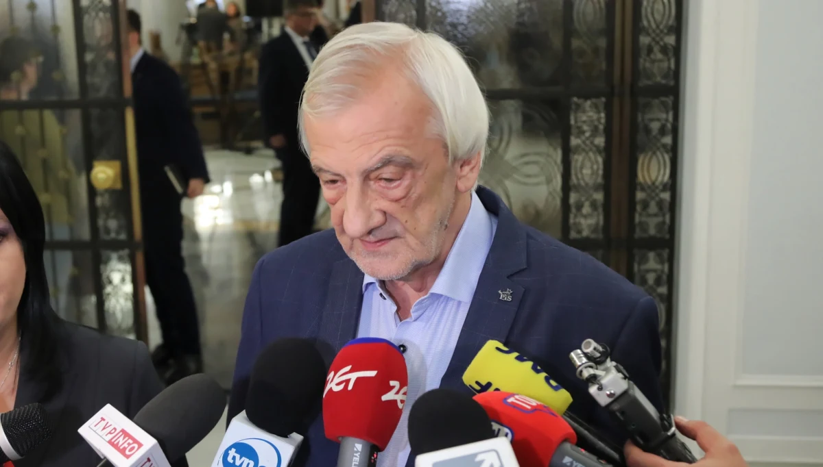 Wycofamy projekt noweli ustawy "covidowej", dotyczącej bezkarności urzędników podejmujących działania w celu przeciwdziałania Covid-19 - poinformował szef klubu PiS Ryszard Terlecki. Zapowiedział jednak, że w przyszłości wrócą do tego projektu. 