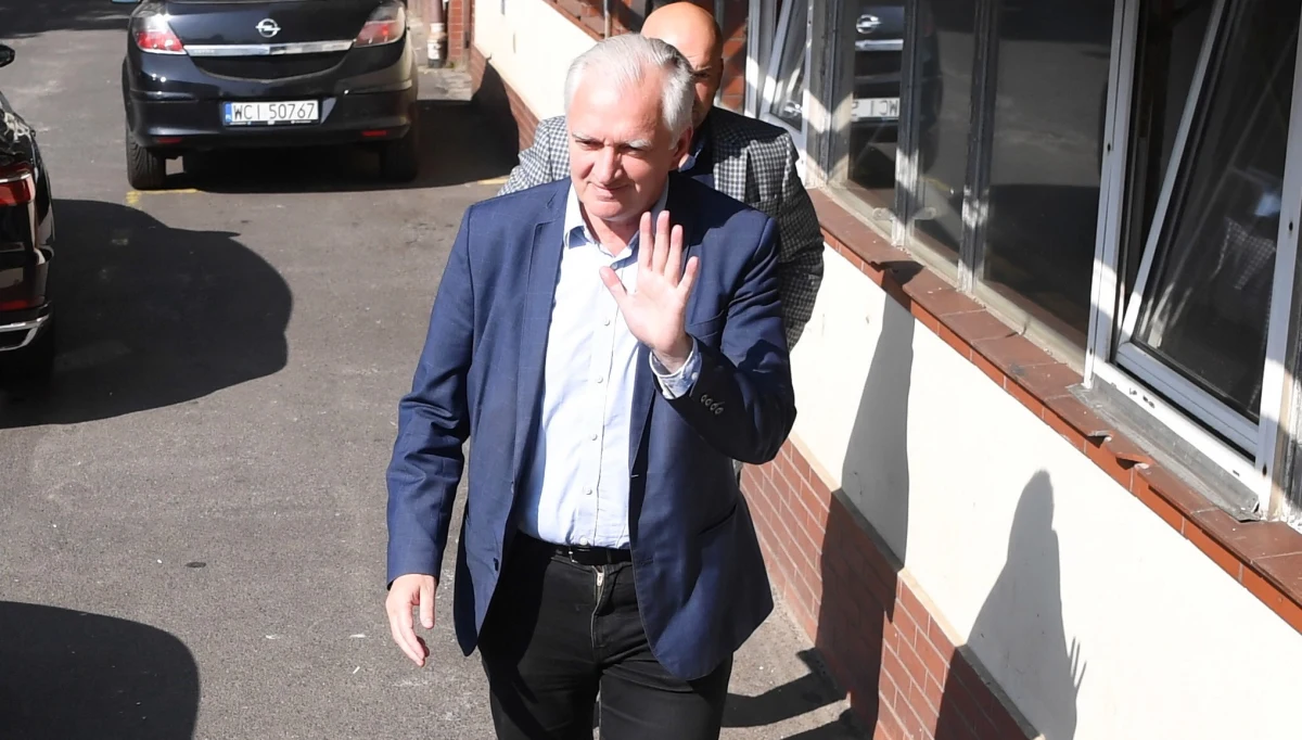 Nie sądzę, żeby przyspieszone wybory to było to, co w tej chwili jest Polsce potrzebne, ale zachowuje w tej sprawie spokój - powiedział dziennikarzom w Sejmie lider Porozumienia Jarosław Gowin. 