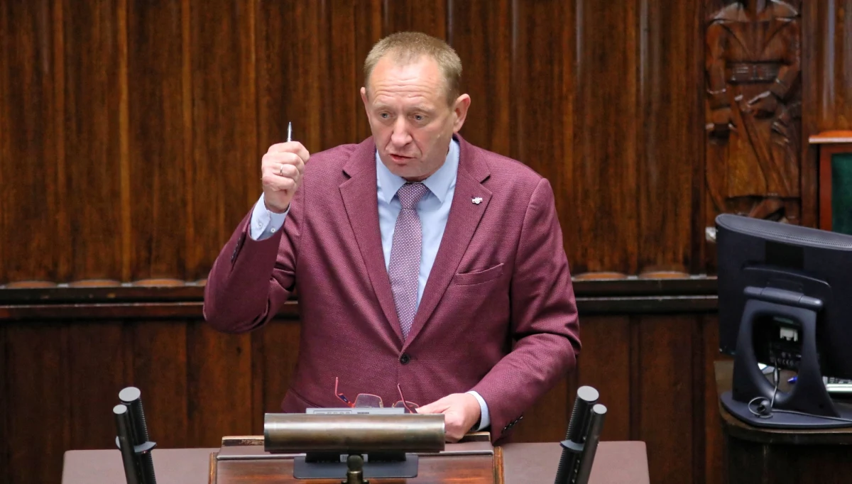 Poseł PiS, szef sejmowej Komisji Rolnictwa i Rozwoju Wsi Robert Telus poinformował na Twitterze, że jest zakażony koronawirusem. 