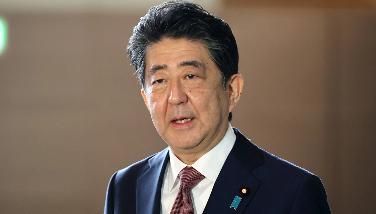 Po ustąpieniu z funkcji premiera Japonii Shinzo Abe odwiedził tokijską świątynię Yasukuni, gdzie upamiętniono Japończyków poległych w II wojnie światowej, w tym japońskich zbrodniarzy wojennych. Poinformował o tym sam Abe w mediach społecznościowych.