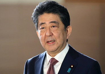 Shinzo Abe w kontrowersyjnej świątyni. Korea Południowa zaniepokojona