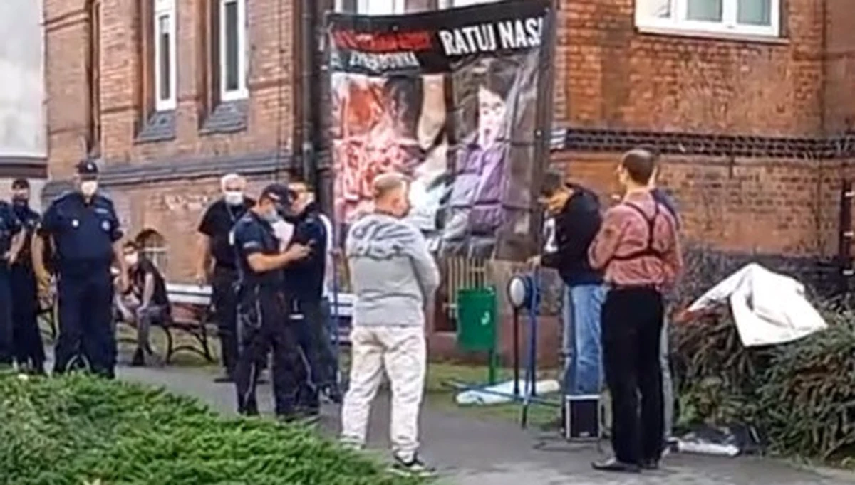 Po sobotnim proteście przeciwko aborcji, który odbywał się przed poznańską kliniką ginekologiczno-położniczą zatrzymana została działaczka Partii Razem. Cztery inne osoby odpowiedzą za naruszenie miru.