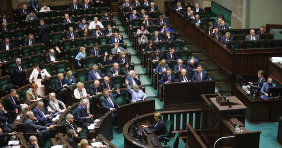 "W nadchodzącym tygodniu porozmawiam z posłami Koalicji Obywatelskiej, którzy podczas głosowania nad nowelą ustawy o ochronie zwierząt, głosowali przeciw jej przyjęciu, mimo dyscypliny w klubie" - powiedziała rzecznik dyscypliny i etyki klubu KO Izabela Mrzygłocka.