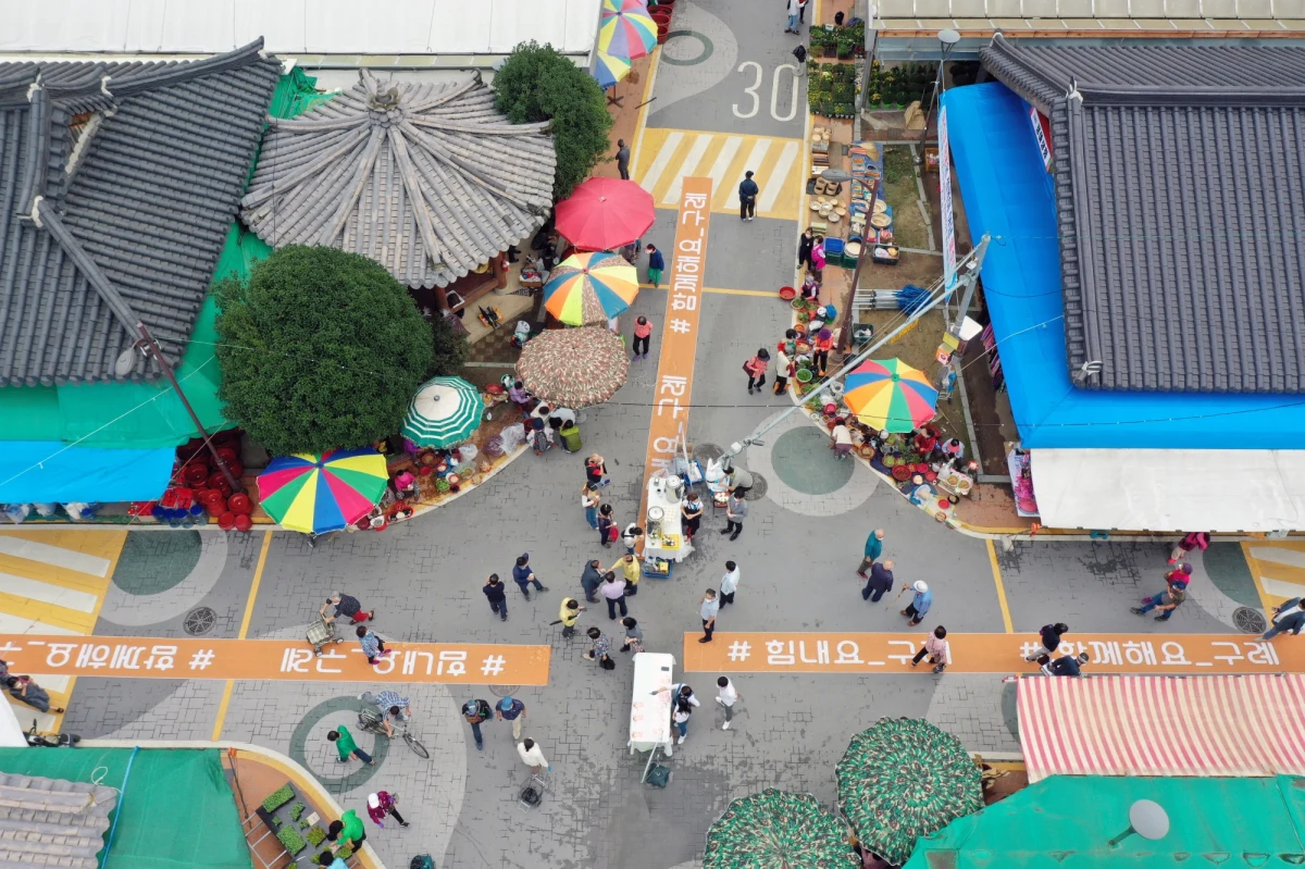 Policja w Seulu poinformowała o aresztowaniu mężczyzny, który próbował zbiec do Korei Północnej przekraczając zieloną granicę. Niedoszły uciekinier pochodzi z kraju rządzonego przez Kim Dzong Una. W południowej części Półwyspu Koreańskiego pojawił się w 2018 roku. 
Śledztwo wykazało, że w czwartek był w bazie wojskowej w Czhorwon.