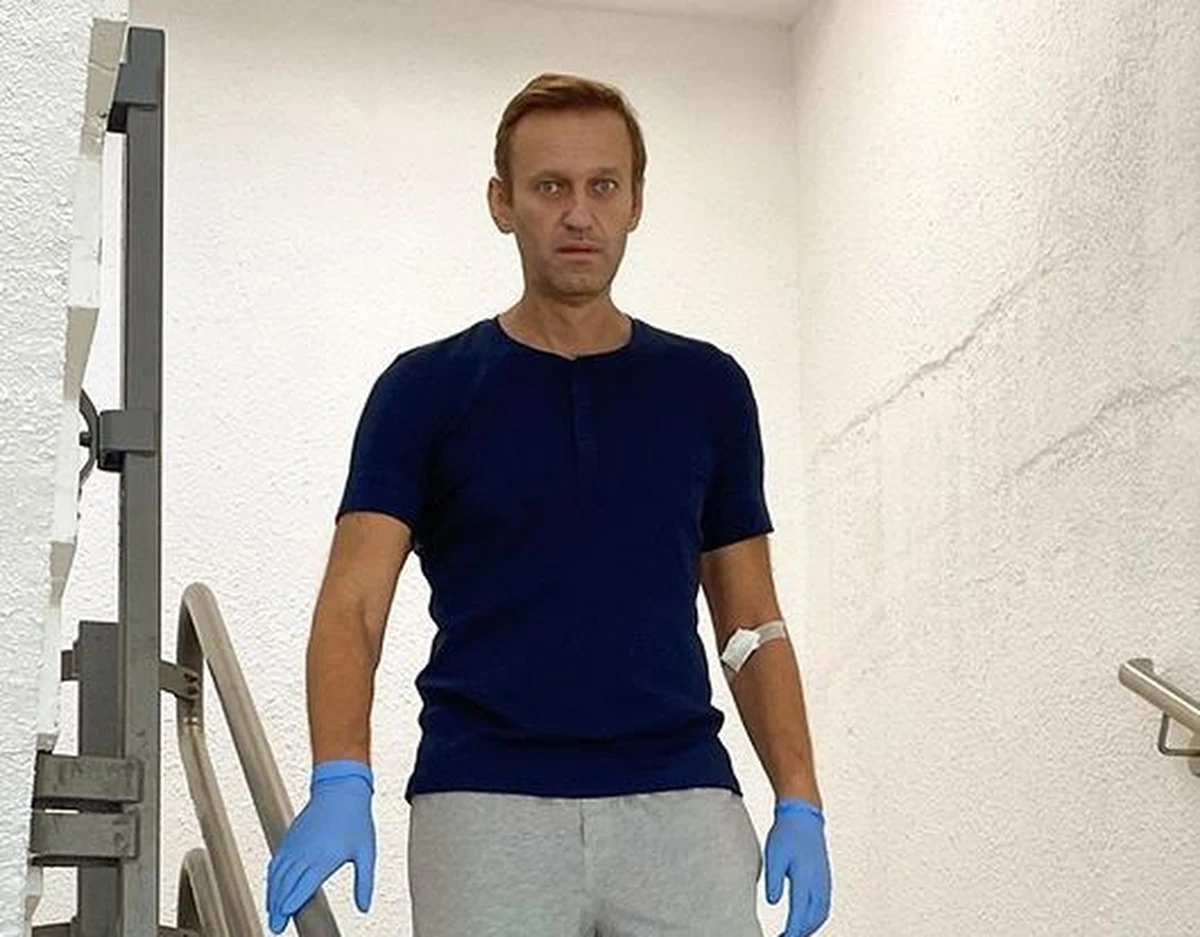 Rosyjski chemik Wił Mirzajanow, który pracował przy produkcji środków bojowych typu nowiczok przeprosił Aleksieja Nawalnego za swój udział w tworzeniu substancji, którą otruto opozycjonistę. Mirzajanow ocenił, że powrót do zdrowia zajmie Nawalnemu około roku.