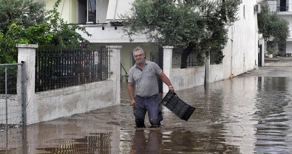 Trzy osoby zginęły, a jedna została uznana za zaginioną po przejściu nad Grecją śródziemnomorskiego quasi-cyklonu Ianos - poinformowały władze Grecji. 