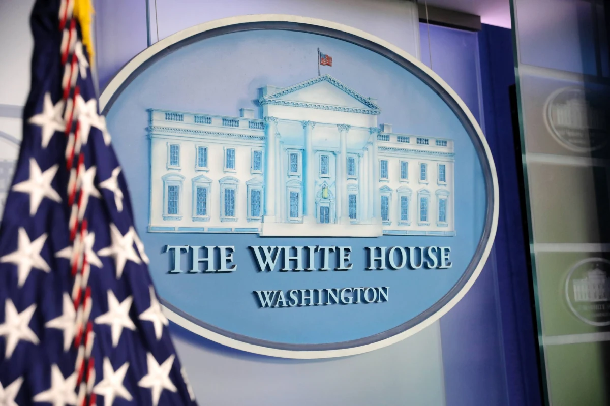 ​Na granicy amerykańsko-kanadyjskiej aresztowano kobietę podejrzaną o wysłanie koperty z trucizną do Białego Domu - poinformowała w niedzielę agencja Associated Press, powołując się na źródła w służbach bezpieczeństwa USA. Amerykańskie służby przejęły kopertę zawierającą rycynę przed kilkoma dniami. 