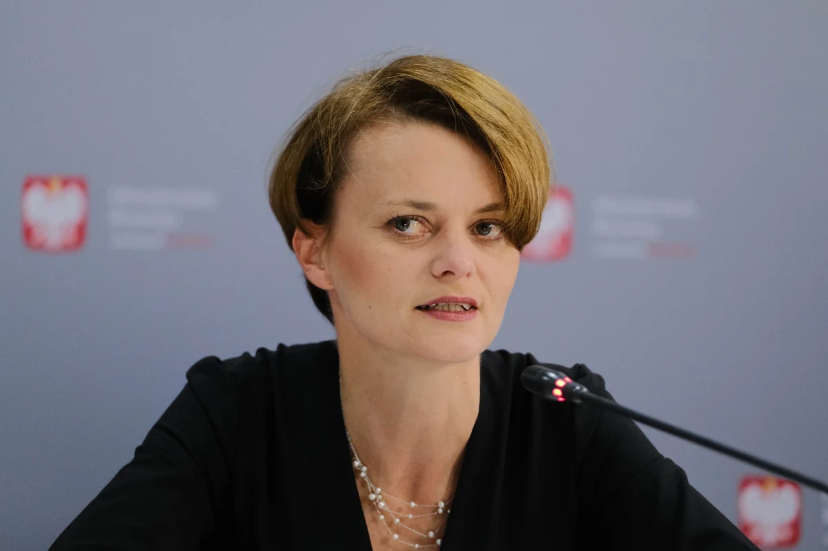 W głosowaniu nad nowelą ustawy o ochronie zwierząt nie było dyscypliny w Porozumieniu, dlatego nie będzie konsekwencji dla wicepremier Jadwigi Emilewicz, która głosowała inaczej niż większość posłów ugrupowania - poinformowała rzeczniczka Porozumienia Magdalena Sroka.
