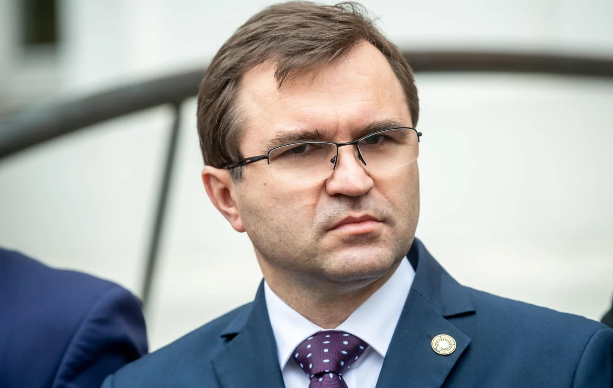 "Na razie trwa separacja" - odniósł się Zbigniew Girzyński na antenie RMF FM, odpowiadając na pytanie Marcina Zaborskiego, czy PiS  bierze już rozwód w koalicji - z Solidarną Polska i Porozumieniem. "Separacja ma to do siebie, że po niej można spokojnie wrócić do stanu sprzed, jak i również pokojowo się rozejść" - dodał polityk.