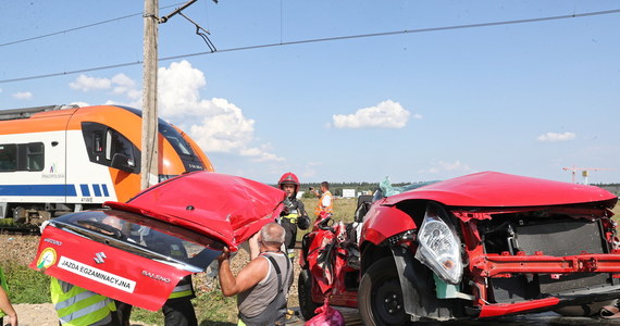 Przed nowotarskim sądem rozpocznie się proces egzaminatora, którego kursantka zginęła na przejeździe kolejowym w trakcie jazdy egzaminacyjnej. 18-latka nie zdążyła opuścić auta przed uderzeniem pociągu. Mężczyźnie grozi nawet 8 lat więzienia.