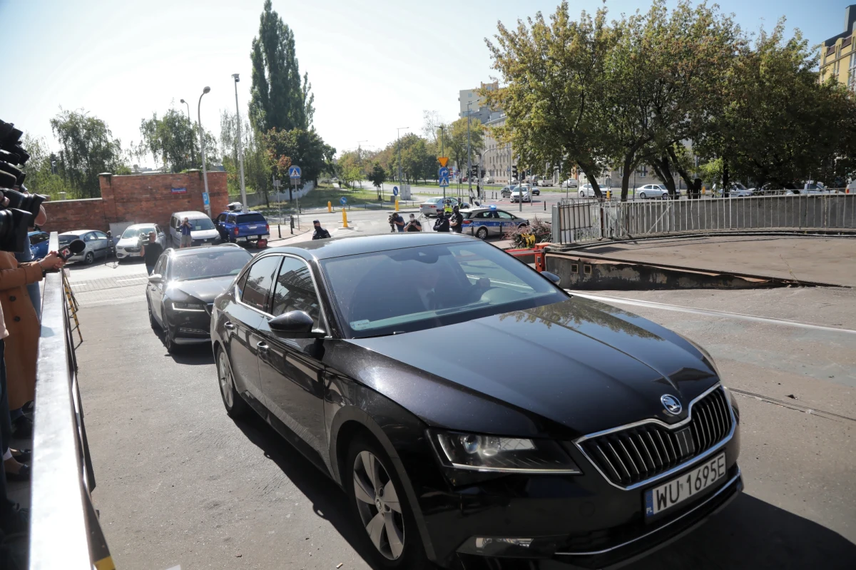 Na środę na godz. 13 zaplanowano kolejną turę rozmów kierownictwa Prawa i Sprawiedliwości ws. przyszłości Zjednoczonej Prawicy - powiedział szef klubu PiS Ryszard Terlecki. Tym samym potwierdziły się nieoficjalne informacje RMF FM, o tym, że o wynikach poniedziałkowego spotkania na Nowogrodzkiej dowiemy się najwcześniej jutro. 