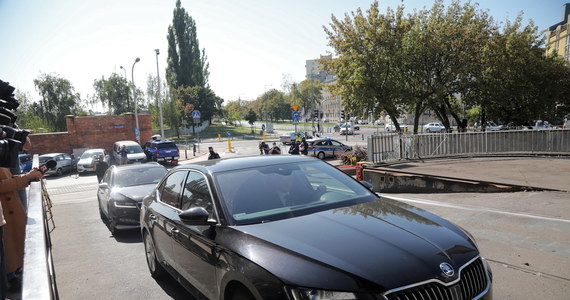 Na środę na godz. 13 zaplanowano kolejną turę rozmów kierownictwa Prawa i Sprawiedliwości ws. przyszłości Zjednoczonej Prawicy - powiedział szef klubu PiS Ryszard Terlecki. Tym samym potwierdziły się nieoficjalne informacje RMF FM, o tym, że o wynikach poniedziałkowego spotkania na Nowogrodzkiej dowiemy się najwcześniej jutro. 