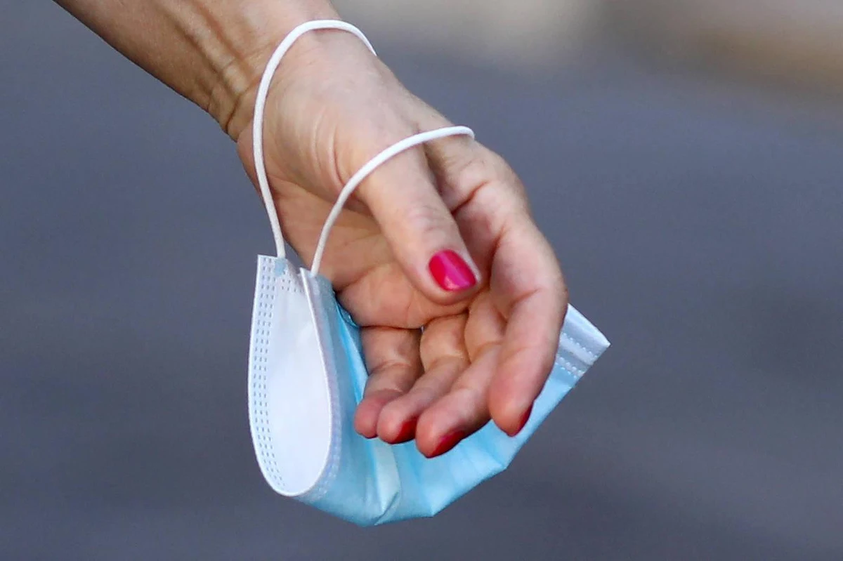 W Polsce odnotowano 974 nowe przypadki zakażenia koronawirusem - podał resort zdrowia. Zmarło też 28 kolejnych osób z Covid-19.