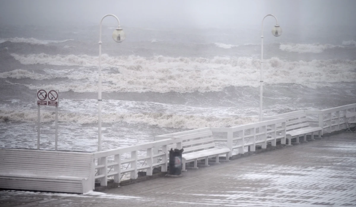 Przy molo w Gdyni Orłowie znaleziono ciało zaginionego w ubiegłym tygodniu 49-latka. Mężczyzna w czwartek późnym popołudniem trenował pływanie w Zatoce Gdańskiej. Był poszukiwany od piątku. 



