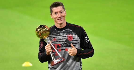 Napastnik Bayernu Monachium Robert Lewandowski znalazł się w gronie nominowanych do nagrody Piłkarza Roku UEFA. Oprócz Polaka szansę na nagrodę mają także bramkarz Bayernu Manuel Neuer oraz Kevin De Bruyne z Manchesteru City. Wszystko rozstrzygnie się na gali UEFA, która odbędzie się pierwszego października.