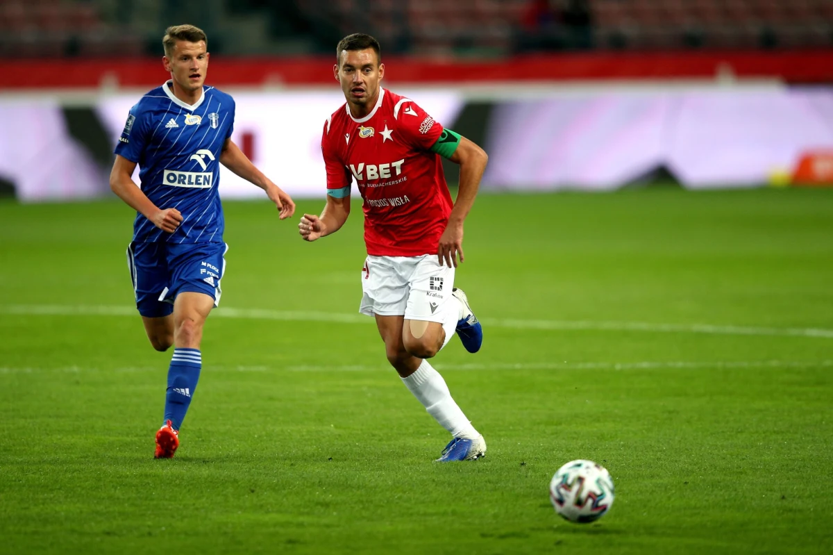 Od początku sezonu Wisła uzbierała zaledwie dwa punkty i jest to najgorszy wynik od... 37 lat! W klubie zastanawiają się, jak zaradzić kryzysowi.