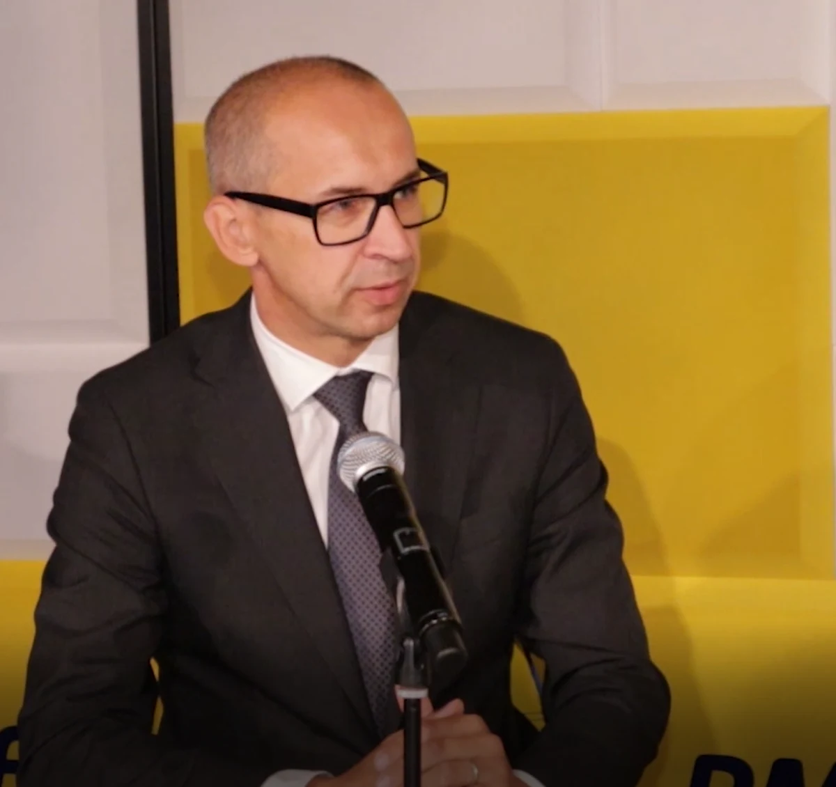 Cięcie inwestycji i podwyżki opłat dla mieszkańców to nie tylko problem stolicy. Prezydent Warszawy Rafał Trzaskowski ogłosił trudny dla mieszkańców plan ratowania budżetu stolicy. Inne samorządy też się do tego szykują - mówi Kazimierz Karolczak, Przewodniczący Zarządu Górnośląsko-Zaglębiowskiej Metropolii. Podczas kongresu Impact'20 rozmawiał z nim Krzysztof Berenda. Jak kryzys koronawirusowy uderzył w ten region?