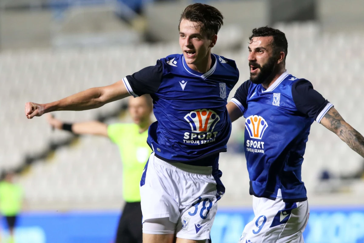 Apollon Limassol na kolanach! Piłkarze Lecha Poznań pokonali cypryjski zespół 5:0 (1:0) w meczu 3. rundy eliminacji Ligi Europy. O awans do fazy grupowej zagrają ze zwycięzcą czwartkowego spotkania belgijskiego Royal Charleroi z Partizanem Belgrad.