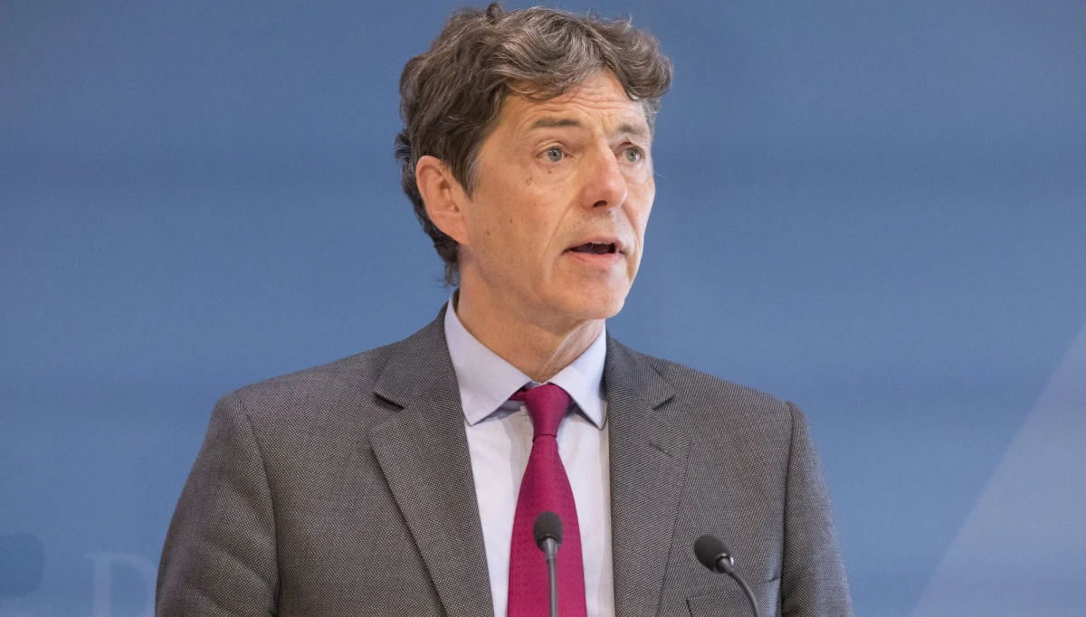 Nikt tego nie powiedział oficjalnie, ale to z powodu przeszłości ojca Arnd Freytag von Loringhoven miesiącami czekał na zgodę Polski na pełnienie misji ambasadora Niemiec - informuje "Rzeczpospolita". Jak wskazuje gazeta, dyplomata odnosi się do tego ze zrozumieniem. 