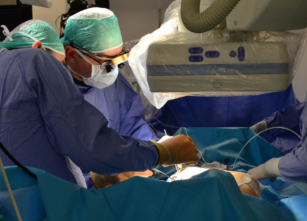 Naukowcy stworzyli szczegółową molekularną i komórkową mapę zdrowego serca człowieka. Pozwoli to lepiej zrozumieć pracę tego narządu i problemy dotyczące tego organu. Ułatwi również opracowanie spersonalizowanych metod leczenia.