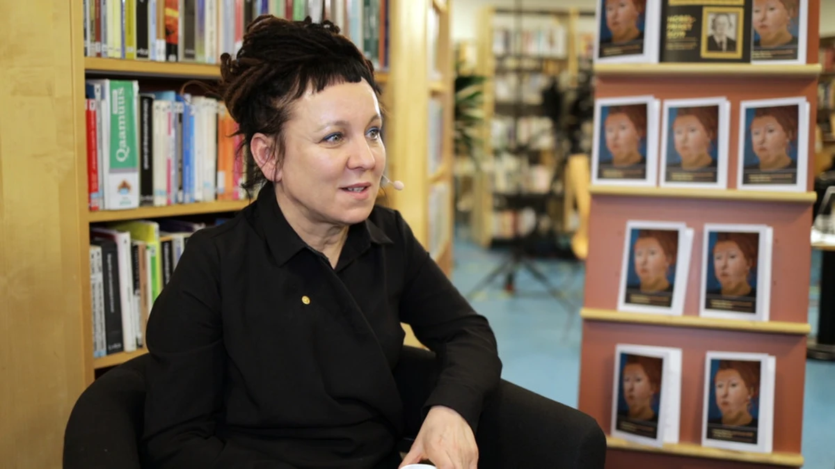 Noblista Olga Tokarczuk zapowiedziała, że nie przyjmie nadanego jej przez Sejmik Województwa Dolnośląskiego tytułu Honorowego Obywatela Dolnego Śląska. „Wyróżnienie to, zamiast być radosnym świętowaniem poczucia wspólnoty, stanowi ilustrację bolesnego rozdarcia naszego społeczeństwa” - wskazała pisarka.