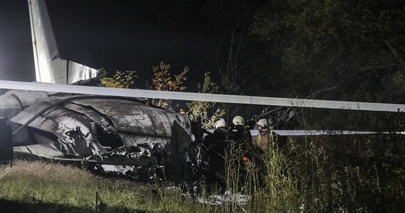 Ukraińskie Ministerstwo Spraw Wewnętrznych poinformowało o katastrofie lotniczej w okolicach miasta Czuhujiw w obwodzie charkowskim. Rozbił się samolot Sił Zbrojnych Ukrainy. Zginęły 22 osoby. 