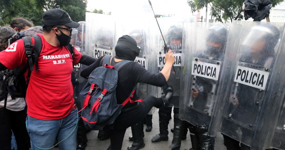 Mexico: Mysterious disappearance of students.  Arrest warrants