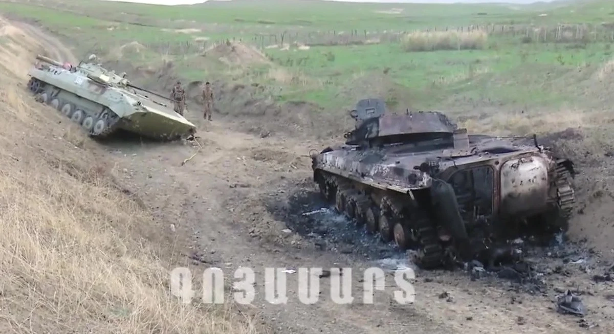 Departament Stanu USA wezwał Azerbejdżan i Armenię do "natychmiastowego zaprzestania działań wojskowych" w Górskim Karabachu, gdzie w niedzielę doszło do starć między siłami obu krajów. Prezydent Stanów Zjednoczonych Donald Trump oświadczył także, że USA podejmą starania, by zakończyć konflikt. 