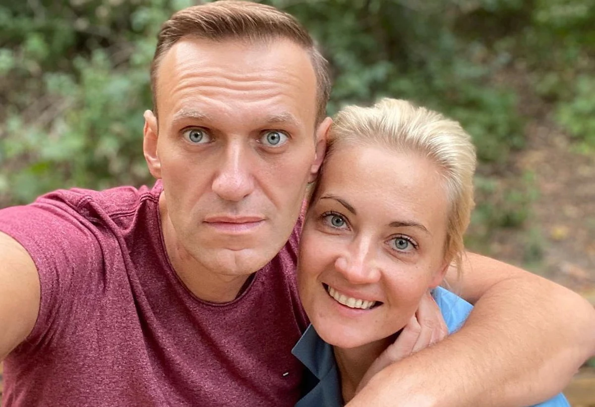 Kanclerz Niemiec Angela Merkel odwiedziła lidera antykremlowskiej opozycji Aleksieja Nawalnego, gdy był leczony w berlińskiej klinice po próbie otrucia go nowiczokiem – podał tygodnik "Der Spiegel".