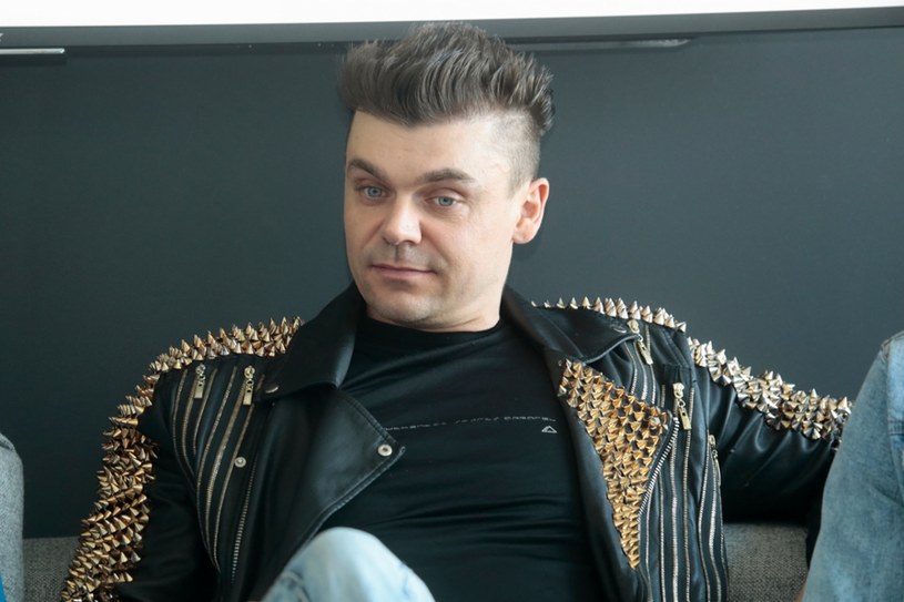 Ponad 140 tys. odsłon ma najnowszy teledysk znanego z przeboju "Cztery osiemnastki" discopolowego wokalisty Tomasza Niecika - "Tamtaradej synu".