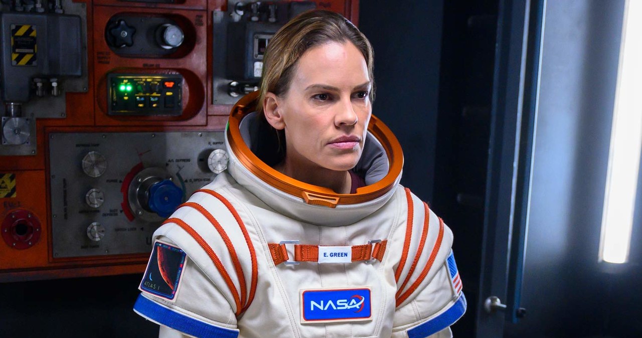 W trakcie zdjęć do serialu „Rozłąka”, o wyprawie na Marsa, Hilary Swank przeżywała katusze. Odkryła, że zakładanie kostiumu astronauty wywołuje u niej klaustrofobię.