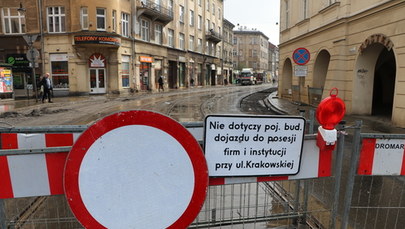 Ósmy raz przekłada się otwarcie ulicy Krakowskiej w Krakowie. „Terminowa katastrofa”