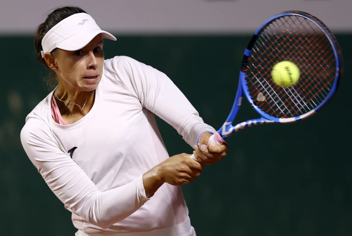 Magda Linette wyeliminowana z French Open: rozstawiona z numerem 31. Polka przegrała w pierwszej rundzie wielkoszlemowego turnieju ze znacznie niżej notowaną Kanadyjką Leylah Fernandez 6:1, 2:6, 3:6.