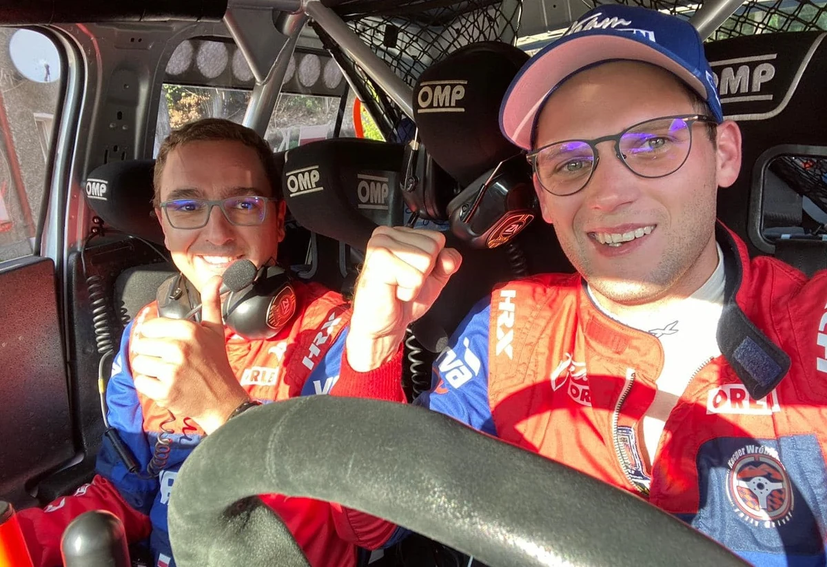 Już w sobotę ruszy 48. Rajd Świdnicki Krause. W tym roku będzie to 3. runda Rajdowych Samochodowych Mistrzostw Polski, w których prowadzi Jari Huttunen. Fin o 14 punktów wyprzedza doświadczonego Grzegorza Grzyba. Dwóch poprzednich rund RSMP dobrze nie wspomina Kacper Wróblewski. Kierowca Orlen Teamu plan na start w Świdnicy ma jednak prosty. "Musimy atakować, żeby Mistrzostwa Polski zakończyć w czubie" - mówi RMF FM Wróblewski.