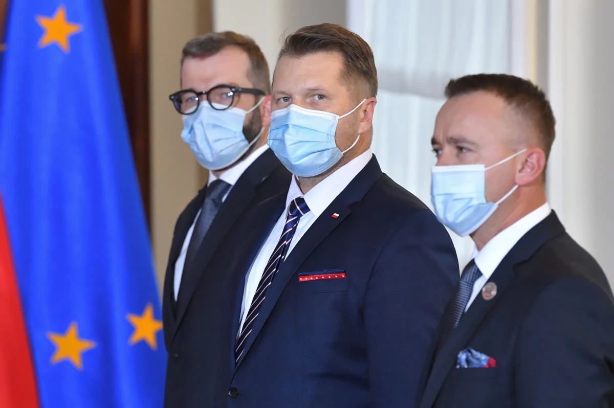 Obrońca "Piątki dla zwierząt", zootechnik, dotychczas wiceminister funduszy i polityki regionalnej - Grzegorz Puda - będzie nowym ministrem rolnictwa i leśnictwa. Przejmie ministerstwo po Janie Krzysztofie Ardanowskim, który skonfliktował się z Jarosławem Kaczyńskim w sprawie ustawy o ochronie zwierząt. 