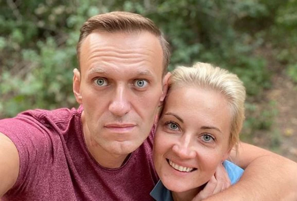 Aleksiej Nawalny uważa, że to prezydent Rosji Władimir Putin stoi za jego otruciem. Rosyjski opozycjonista udzielił wywiadu dla „Der Spiegel”, który zostanie opublikowany w ciągu dnia. Agencja Reutera już teraz pisze o tym, co Nawalny ujawnił niemieckim dziennikarzom.