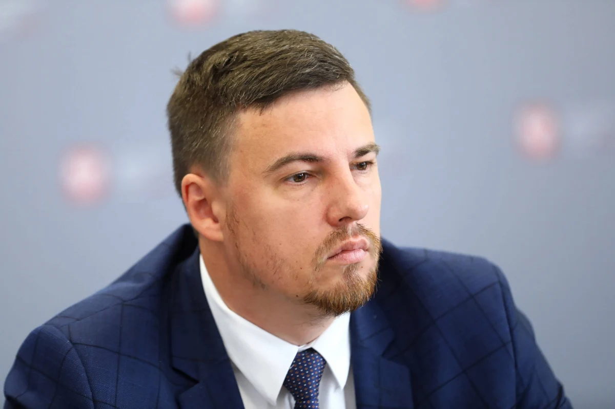 ​Wiceminister rozwoju Robert Nowicki odchodzi z resortu i rezygnuje z członkostwa w Porozumieniu - poinformowało Ministerstwo Rozwoju.