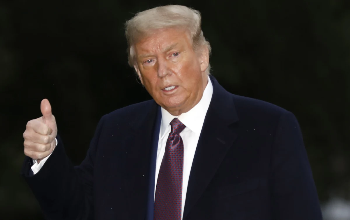 Prezydent USA Donald Trump poinformował, że wraz z małżonką Melanią w oczekiwaniu na wynik badań pod kątem zakażenia koronawirusem "rozpocznie proces kwarantanny". Wcześniej w czwartek potwierdzono przypadek koronawirusa w Białym Domu.