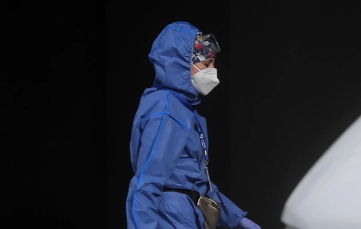 Kolejny rekord zakażeń koronawirusem w Polsce. Jak poinformowało Ministerstwo Zdrowia, zarejestrowano 2292 nowych zakażeń w Polsce. Resort podał także, że w ciągu minionej doby zmarło 27 osób. Łącznie od początku epidemii w Polsce zarejestrowano 95 773 zakażeń oraz 2 570 zgonów. 