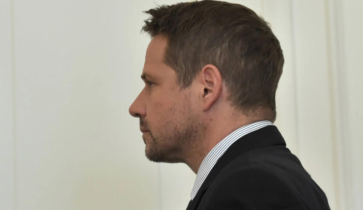 Politycy Platformy Obywatelskiej w nieoficjalnych rozmowach wyrażają obawy, czy wbrew deklaracjom Rafała Trzaskowskiego tworzony przez niego ruchu społeczny Nowa Solidarność nie stanie się w pewnym momencie konkurencją dla PO.