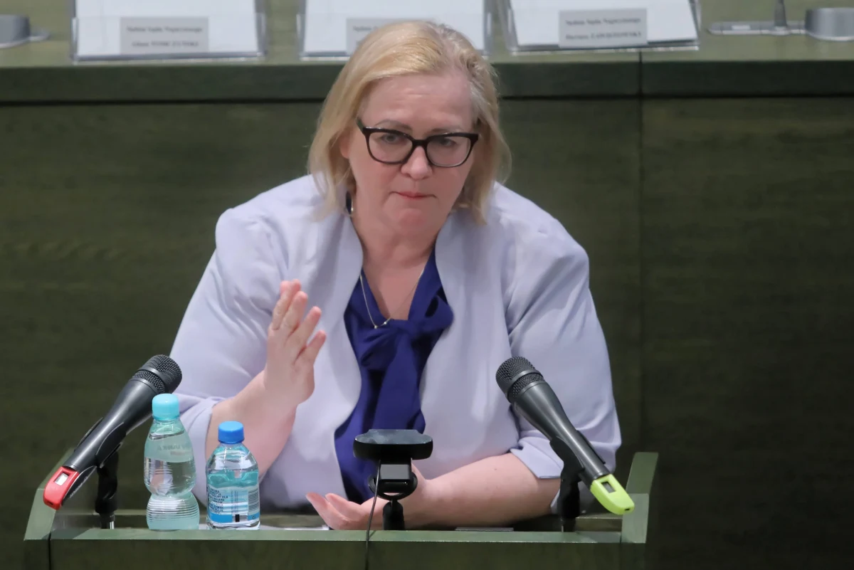 W liście do I Prezes Sądu Najwyższego Małgorzaty Manowskiej grupa senatorów zwróciła się o podjęcie działań, dzięki którym SN nie będzie areną działań politycznych i wspierania poglądów, które podważają europejski porządek prawny. Publikujemy dokument, który jest protestem wobec ignorowania decyzji Trybunału Sprawiedliwości UE przez Izbę Dyscyplinarną SN.