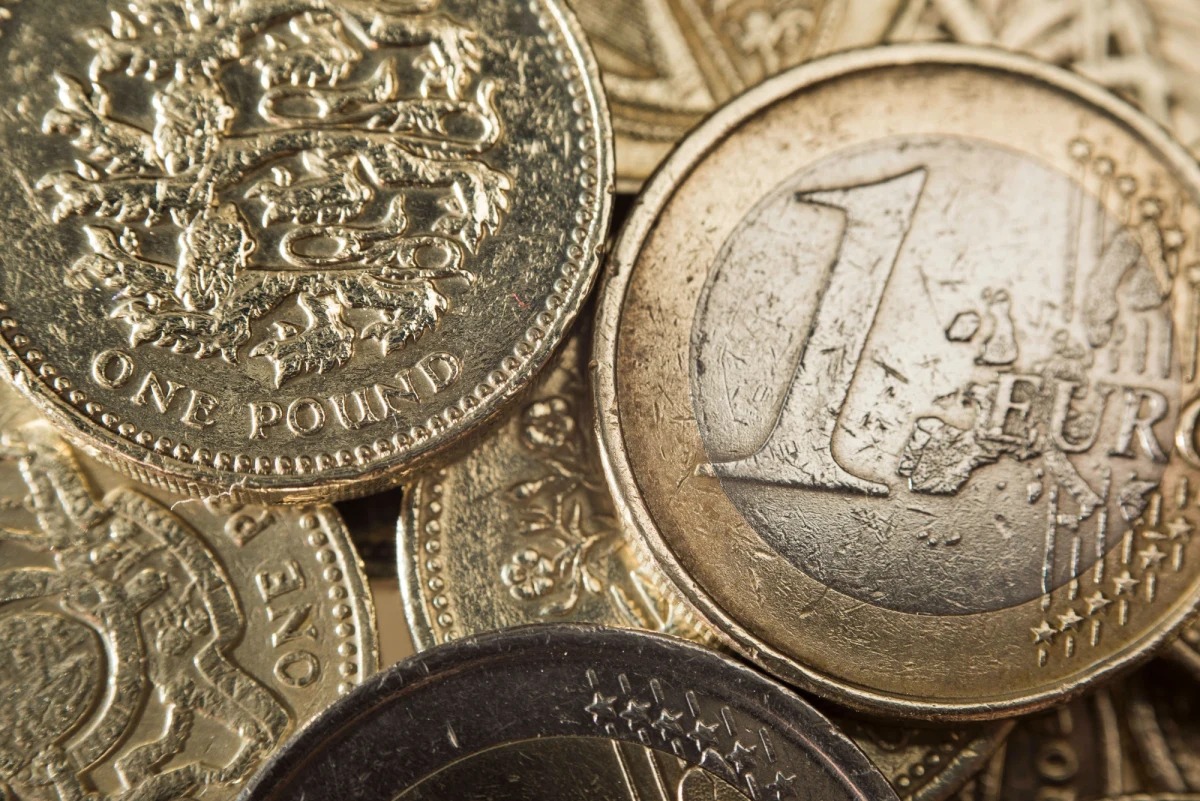 ​Główny Urząd Statystyczny skorygował dane dotyczące produktu krajowego brutto (PKB) w zeszłym roku. Według poprawionych informacji, PKB Polski urósł w 2019 roku o 4,5 proc., a nie jak szacowano wcześniej o 4,1 procent. Wyjątkowa skala korekty może pomóc uzyskać Polsce więcej unijnych pieniędzy. 