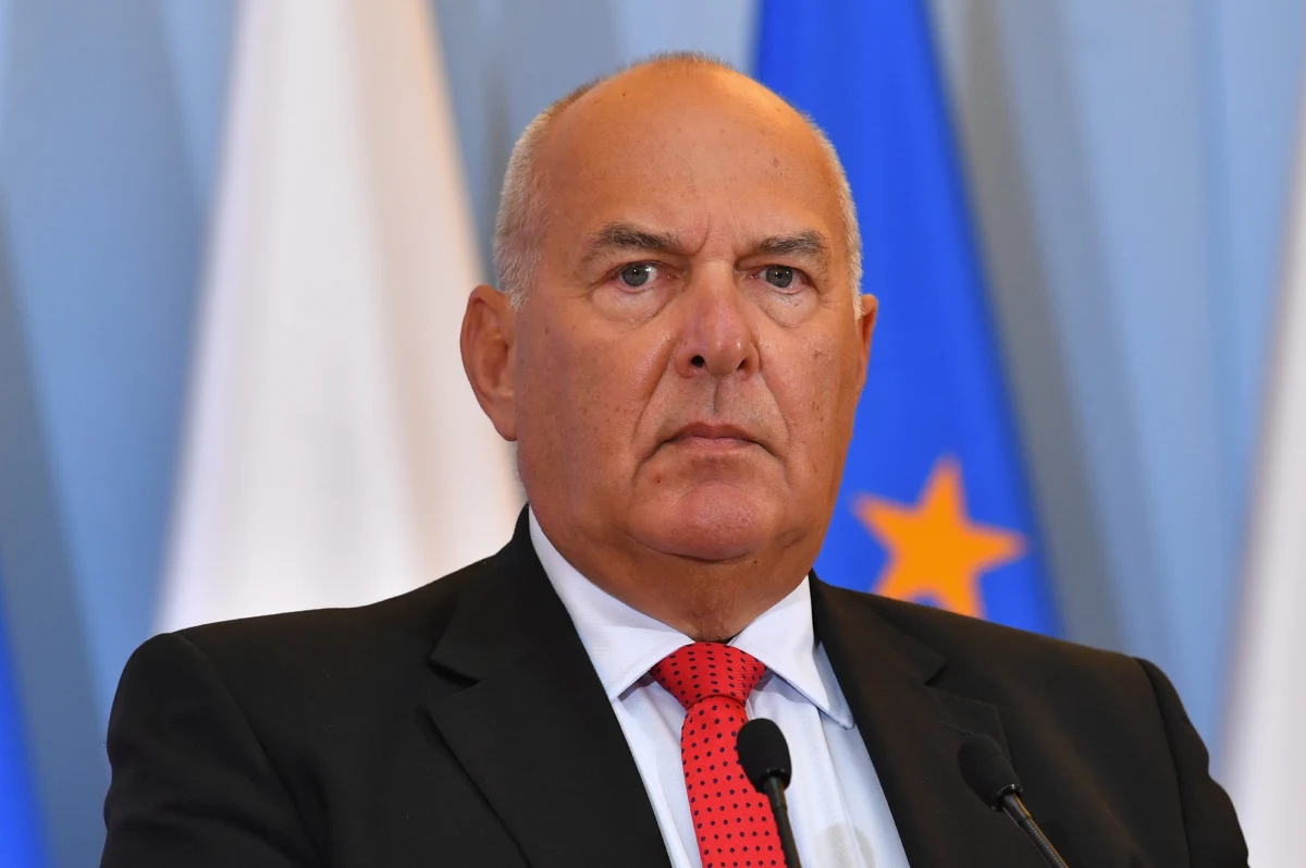 W poniedziałek wieczorem minister finansów Tadeusz Kościński będzie testowany na obecność koronawirusa - wynika z informacji przekazanej przez Kościńskiego w Polsat News. 