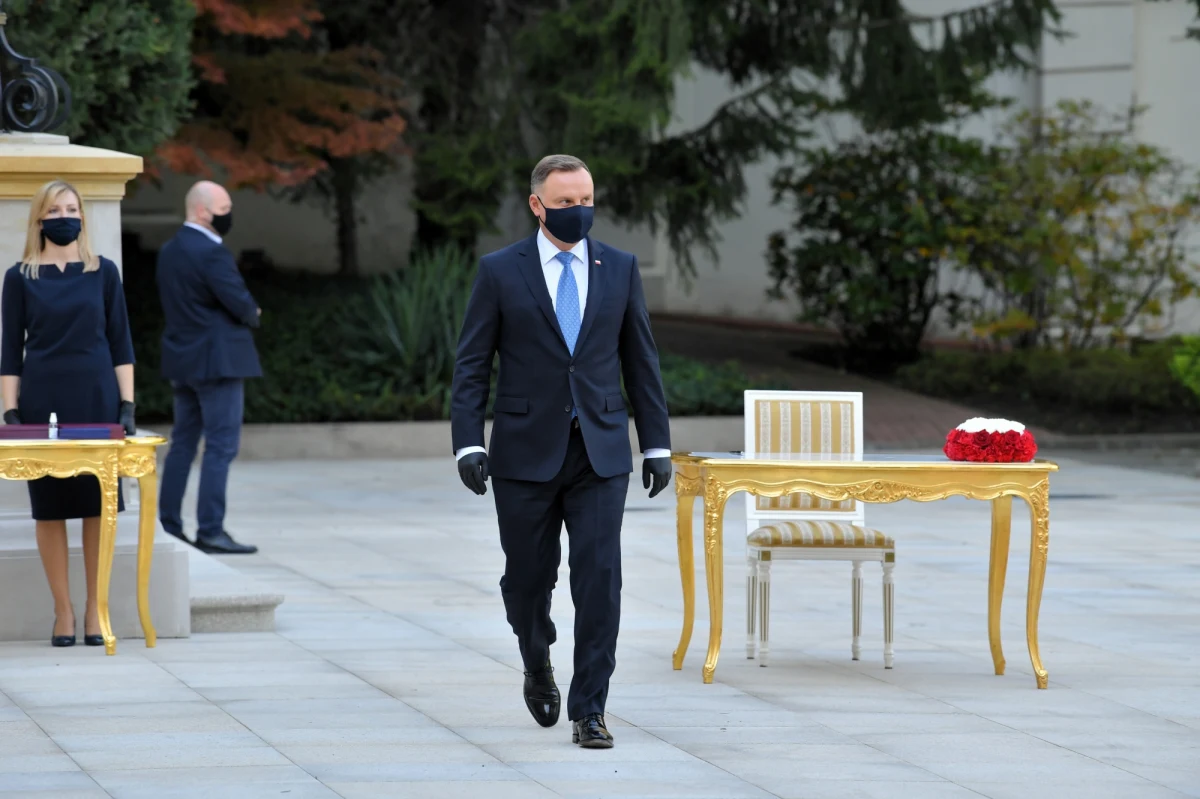 Prezydent Andrzej Duda odwołał szefową swojej kancelarii Halinę Szymańską i powołał na jej miejsce Grażynę Ignaczak-Bandych. Doradcami prezydenta zostali: były poseł PiS Łukasz Rzepecki oraz były wojewoda małopolski Piotr Ćwik, który zajmie się koordynacją pracy doradców.