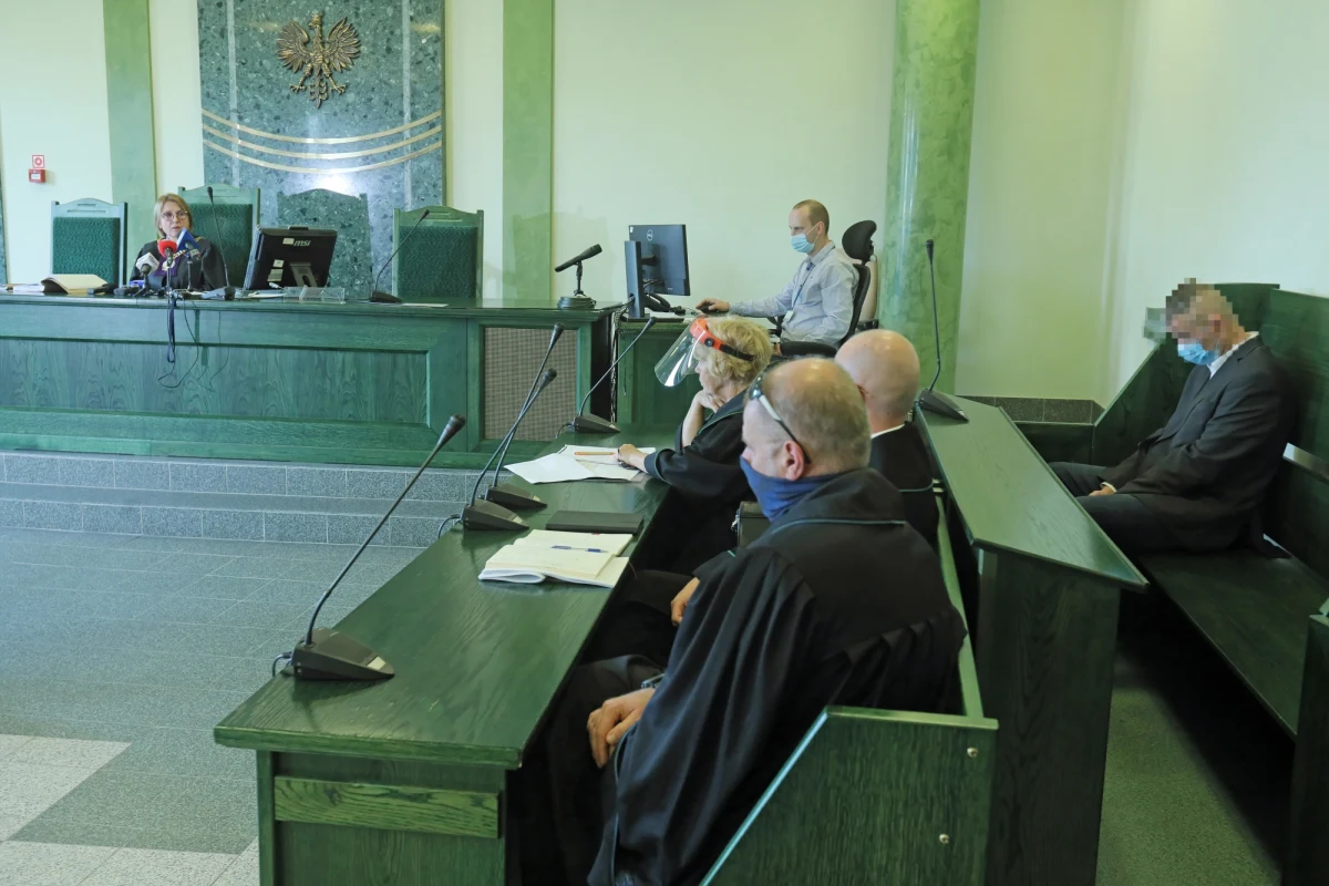 Na kary od 9 miesięcy do roku więzienia w zawieszeniu skazał w środę Sąd Rejonowy w Białymstoku czterech mężczyzn oskarżonych o udział w pobiciu nastolatków podczas Marszu Równości, który ulicami miasta przeszedł w lipcu ubiegłego roku. Wyrok nie jest prawomocny. 