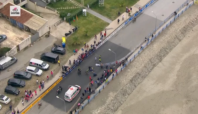 Giro d'Italia. Luca Wackerman trafił do szpitala. Dwóch kolarzy przewróciło się przez helikopter. Wideo